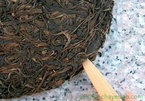 大红袍茶饼怎么弄碎 和红茶的区别