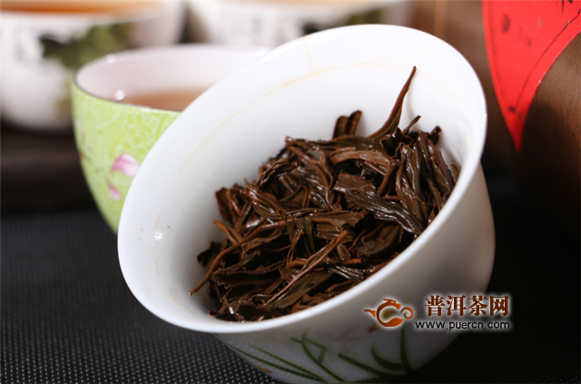 祁门红茶和正山小种红茶哪个好喝？如何选到适合自己的？