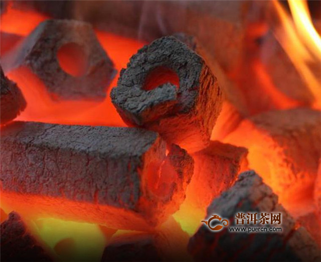 武夷岩茶焙火，焙火工艺技术性最强！