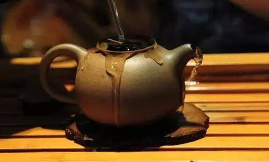 宜兴红茶与宜兴紫砂壶