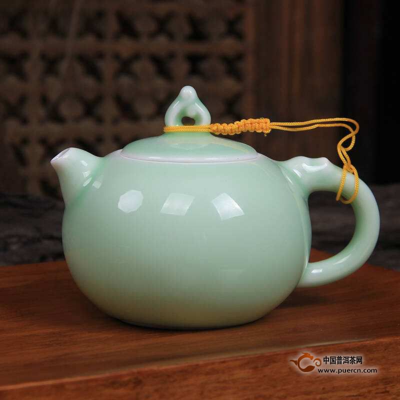 青瓷茶具的保养技巧