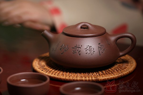 紫砂茶具异味,去除紫砂茶具异味的有效方法