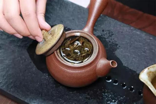 紫砂壶茶垢最佳清洗方法 告诉你紫砂壶茶垢如何洗