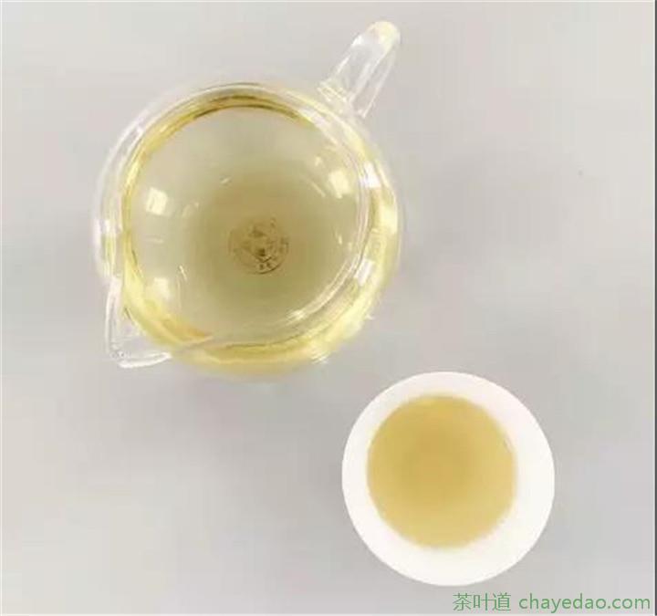 广东大叶青茶叶品鉴:汤色橙黄明亮，滋味醇美回甜