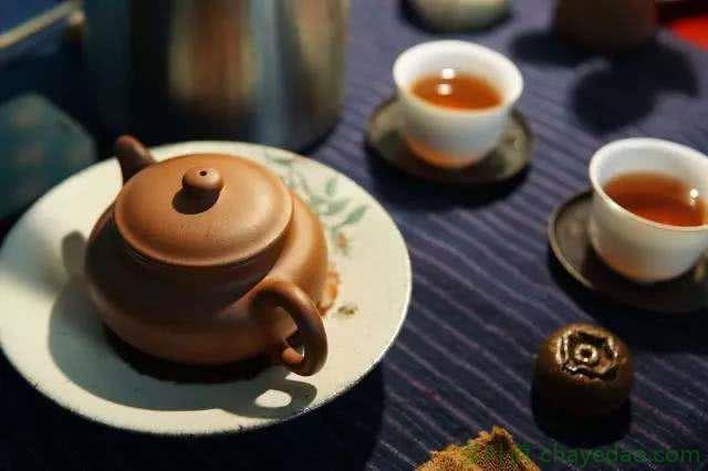 为什么一把紫砂壶不适宜冲泡两种以上的茶
