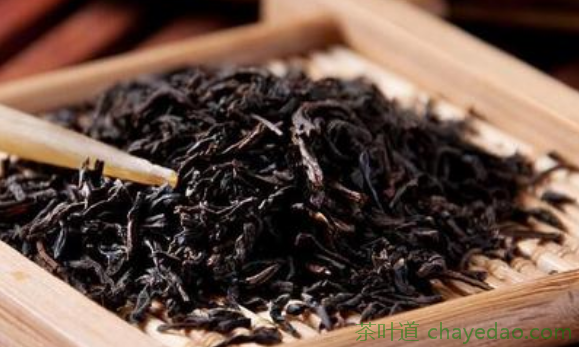 红茶和绿茶有什么不同 滇红茶的五大特色 滇红茶采摘技术