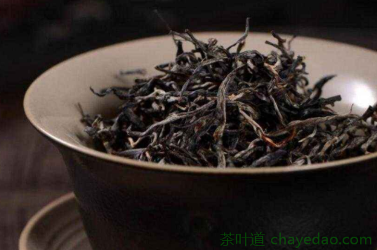正山小种红茶和祁门红茶的区别 正山小种和祁红哪个好