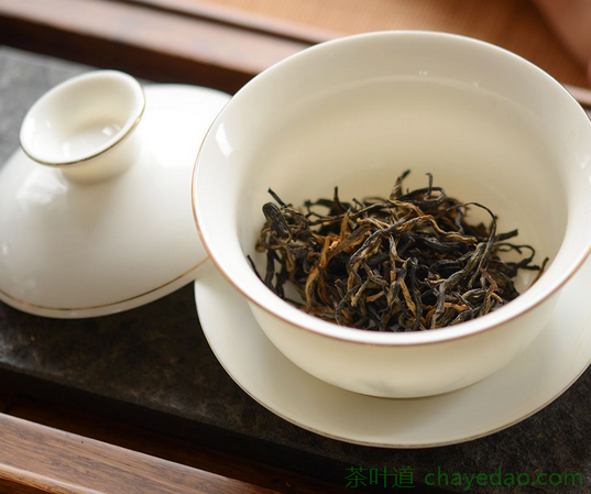 慎红茶的功效 滇红茶是什么茶 喝滇红茶的好处