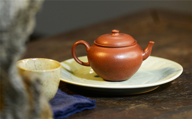 紫砂小知识：老茶人大都喜欢什么样的紫砂壶呢？