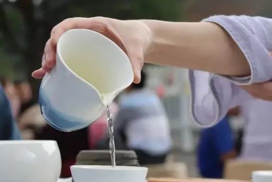 为什么说100°水，是福鼎白茶的试金石？